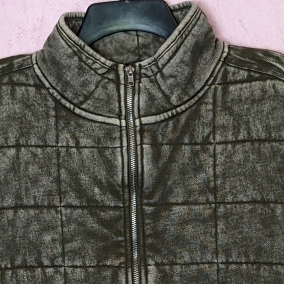 Westbound Quilted Fill Vest in Dark Sage Green size 2X - Picture 2 of 7